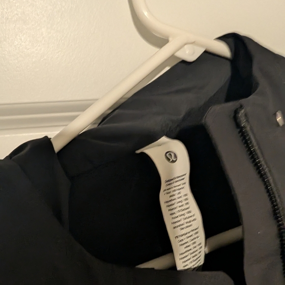 LULULEMON Black Rain Coat Trench Coat Jacket LULULEMON Rebel Rain Jacket - Picture 5 of 5
